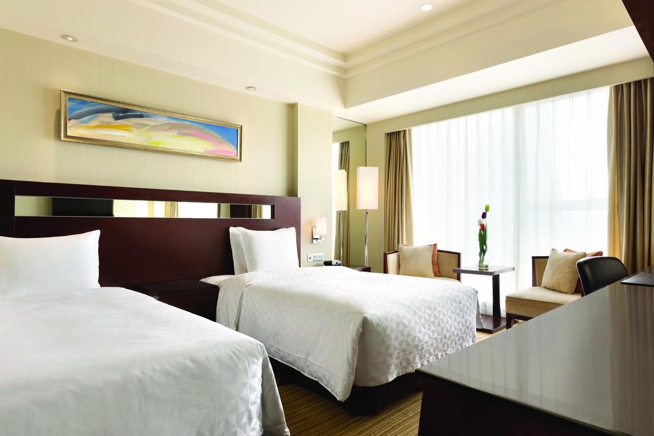 Ramada Plaza Lianyungang Hotel Exterior photo